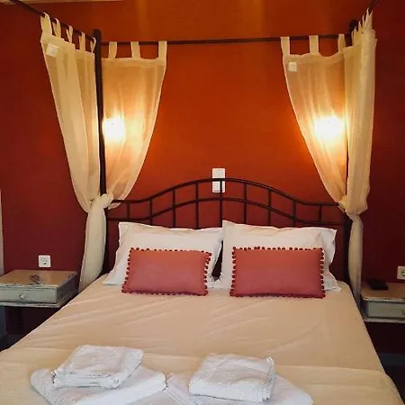 Maraki Hotel *